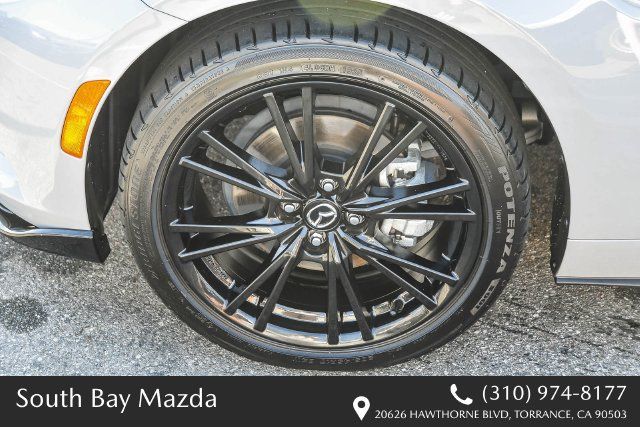Certified 2025 MAZDA MX-5 Miata Club RWD image 9