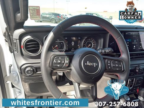 Used 2024 Jeep Wrangler Unlimited Rubicon AWD/4WD image 14
