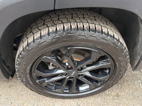 Used 2021 GMC Terrain SLT w/ Infotainment Package II AWD/4WD image 9