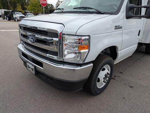 New 2026 Ford E-350 and Econoline 350 Super Duty w/ Power Equipment Group image 8