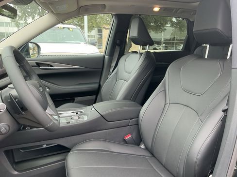 Certified 2026 INFINITI QX60 Luxe w/ Cargo Package FWD image 21