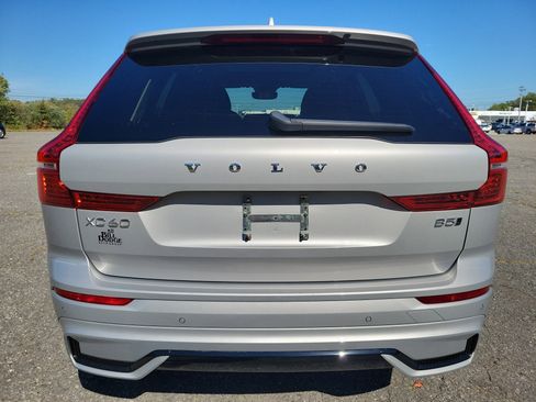 Used 2024 Volvo XC60 B5 Plus image 6