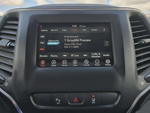 Used 2021 Jeep Cherokee Latitude Lux w/ Sun & Sound Group image 19