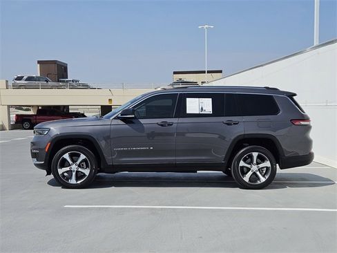 Used 2023 Jeep Grand Cherokee L Limited image 4
