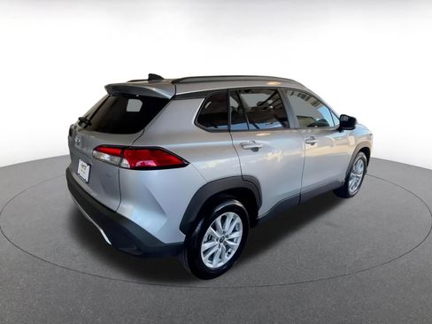 Used 2025 Toyota Corolla Cross LE image 13