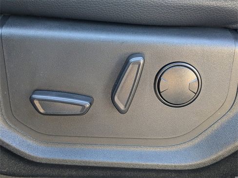 Used 2021 Ford Expedition XLT image 23