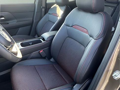 New 2026 Nissan Kicks SR w/ Cold Weather Package image 19