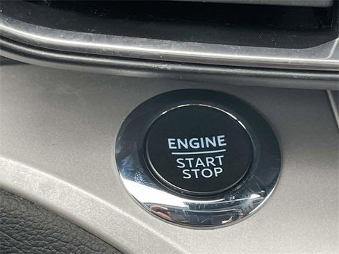 Used 2023 Ford Explorer XLT w/ Equipment Group 202A image 18