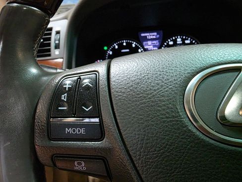 Used 2013 Lexus LS 460 w/ Comfort Pkg RWD image 28