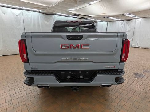 Used 2024 GMC Sierra 1500 AT4 w/ Technology Package AWD/4WD image 4