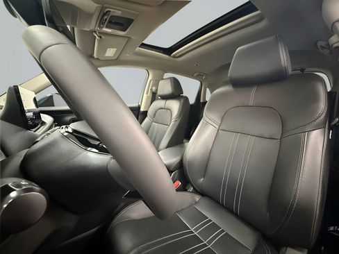 Used 2023 Honda HR-V EX-L image 11