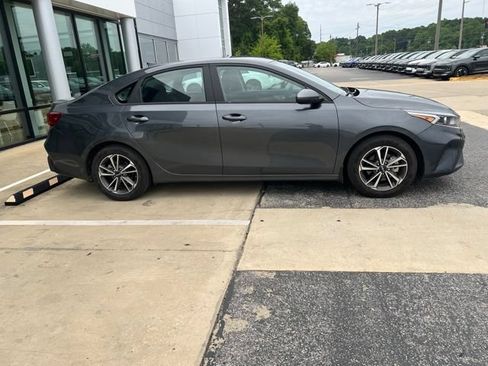Used 2023 Kia Forte LXS FWD image 3