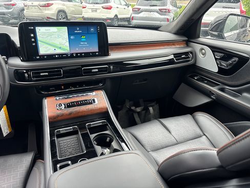 New 2026 Lincoln Aviator Black Label w/ Dynamic Handling Package AWD/4WD image 31
