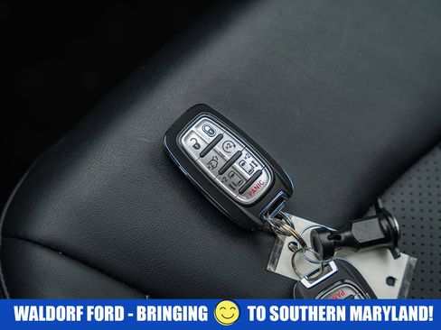 Used 2024 Chrysler Pacifica Touring-L image 47