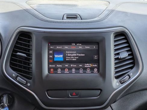 Used 2020 Jeep Cherokee Latitude image 19