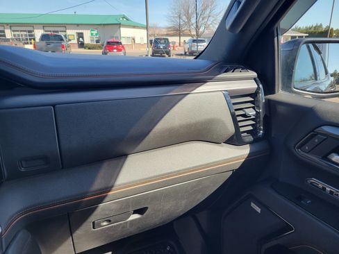 Used 2024 GMC Sierra 1500 AT4 w/ Technology Package image 24