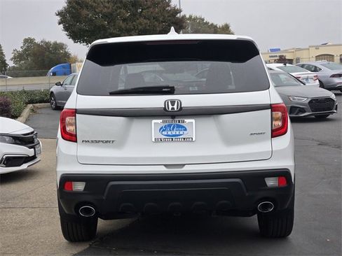 Used 2021 Honda Passport Sport image 5