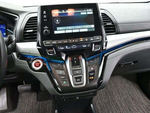 Used 2023 Honda Odyssey Touring image 23