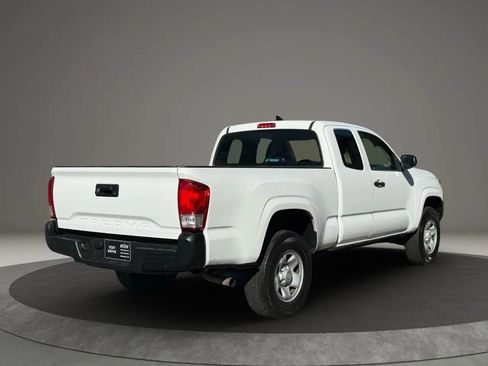 Used 2016 Toyota Tacoma SR RWD image 4
