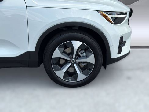 New 2026 Volvo XC40 B5 Plus w/ Climate Package AWD/4WD image 12