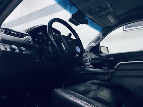 Used 2018 Chevrolet Suburban LT AWD/4WD image 15
