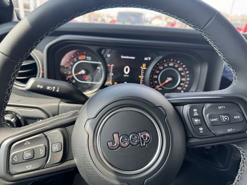 New 2026 Jeep Wrangler Unlimited Rubicon AWD/4WD image 13