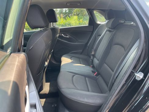 Used 2018 Hyundai Elantra GT FWD image 14