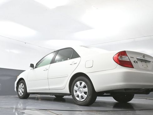 Used 2003 Toyota Camry LE FWD image 30