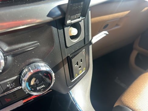 Used 2021 Ford F150 Lariat w/ Equipment Group 502A High image 31