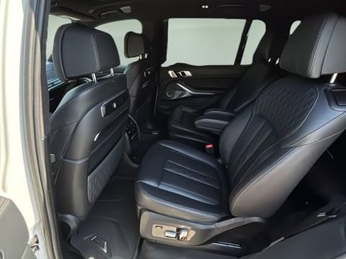 Used 2023 BMW X7 xDrive40i w/ Executive Package AWD/4WD image 19