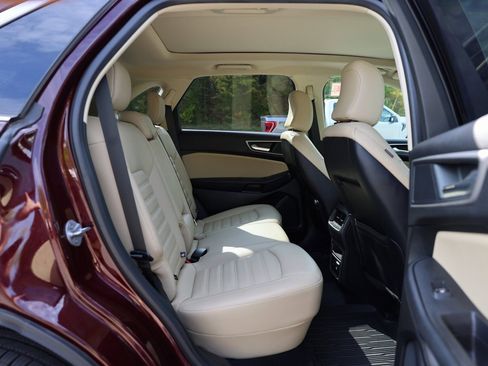 Used 2022 Ford Edge SEL w/ Convenience Package image 13