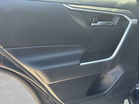 Used 2021 Toyota RAV4 XLE FWD image 13