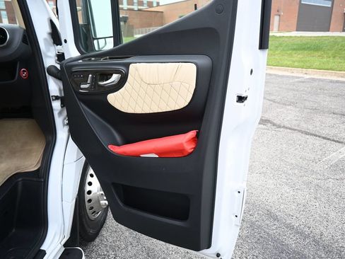 Used 2019 Mercedes-Benz Sprinter 170 image 21