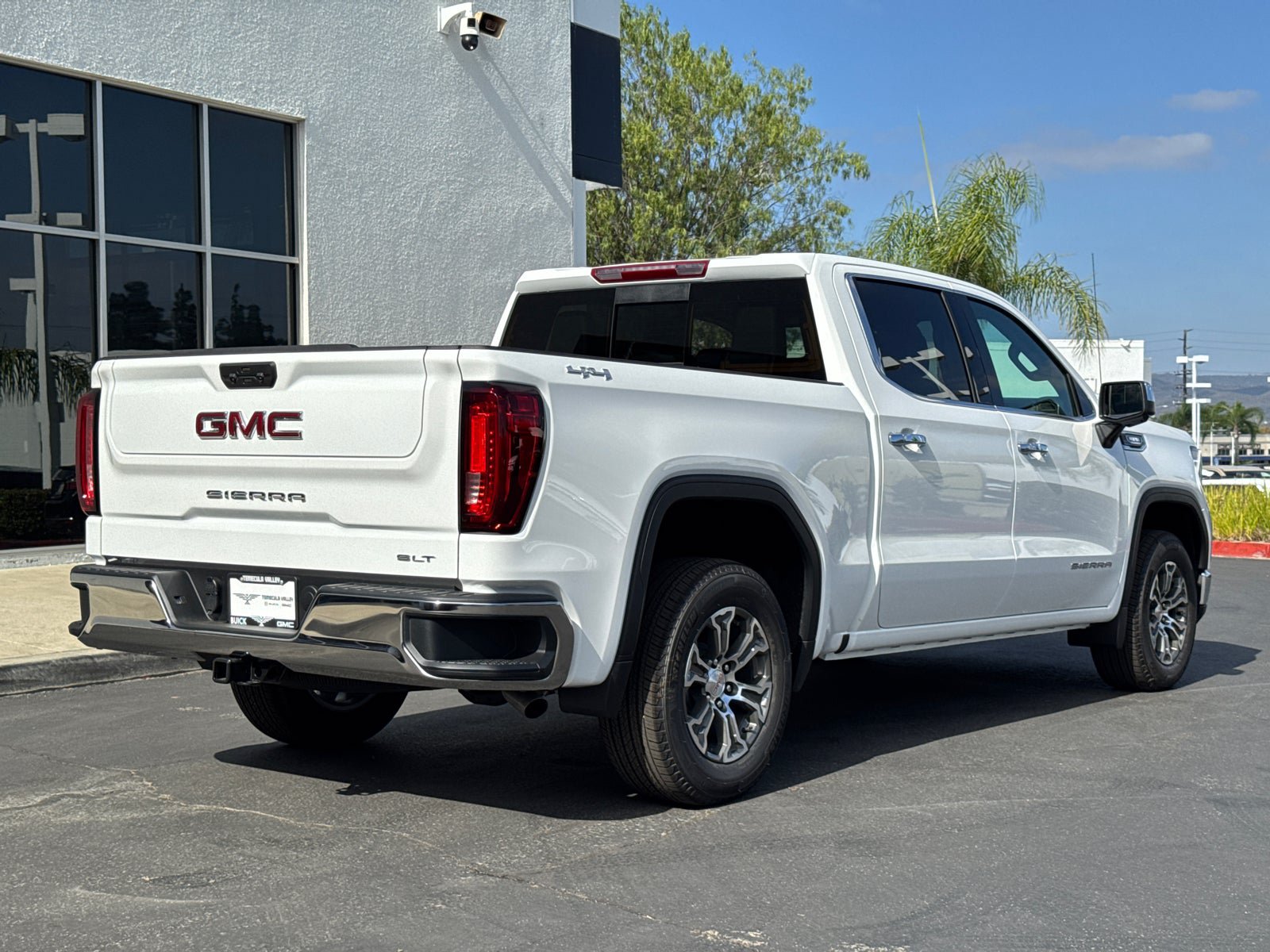 Used 2026 GMC Sierra 1500 SLT w/ SLT Convenience Package AWD/4WD image 15