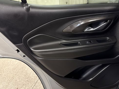 Used 2024 GMC Terrain SLE image 16