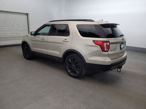 Used 2017 Ford Explorer XLT w/ Equipment Group 202A AWD/4WD image 3