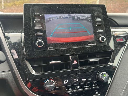 Certified 2021 Toyota Camry SE image 24