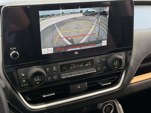 Used 2025 Toyota Grand Highlander FWD image 18