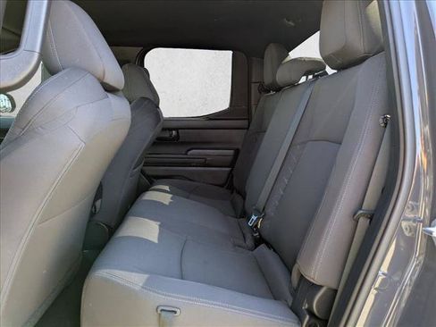 Certified 2025 Toyota Tacoma SR5 AWD/4WD image 17