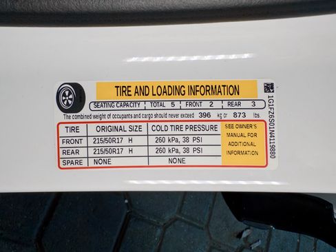 Used 2022 Chevrolet Bolt EUV Premier FWD image 29