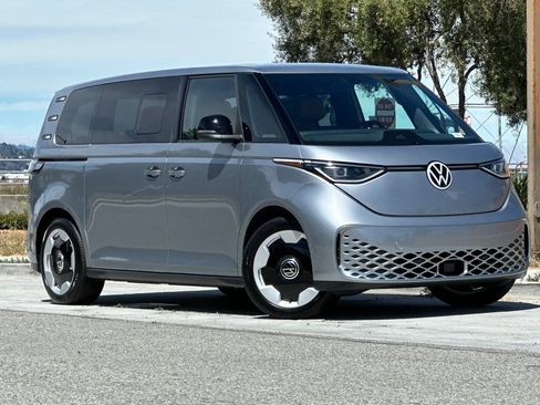 New 2025 Volkswagen ID. Buzz Pro S RWD image 2