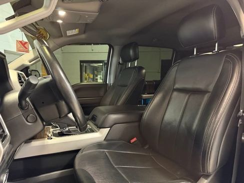 Used 2019 Ford F150 Lariat w/ Equipment Group 502A Luxury AWD/4WD image 9