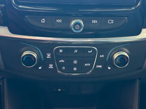 Used 2019 Chevrolet Traverse LT FWD image 43