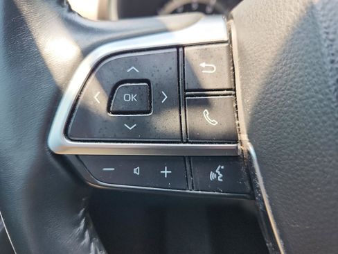 Used 2020 Toyota Highlander XLE AWD/4WD image 28