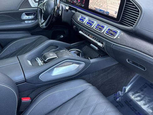 Used 2024 Mercedes-Benz Maybach GLS 600 4MATIC image 33