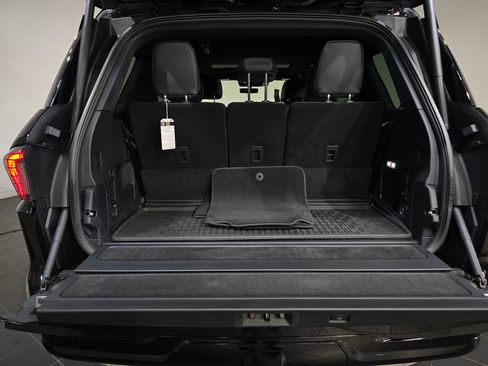 New 2025 Lincoln Navigator Reserve w/ Jet Appearance Package image 9