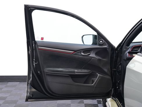 Used 2018 Honda Civic Type R image 19