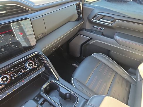 Used 2024 GMC Sierra 1500 AT4X image 32