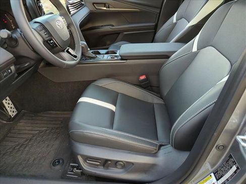 Used 2026 Toyota Camry SE w/ Multimedia Upgrade Package image 12