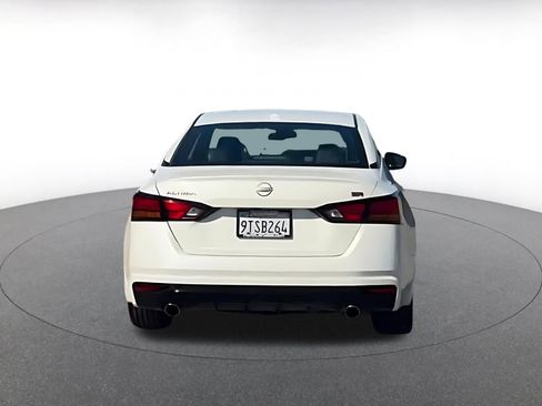 Used 2025 Nissan Altima 2.5 SR image 12